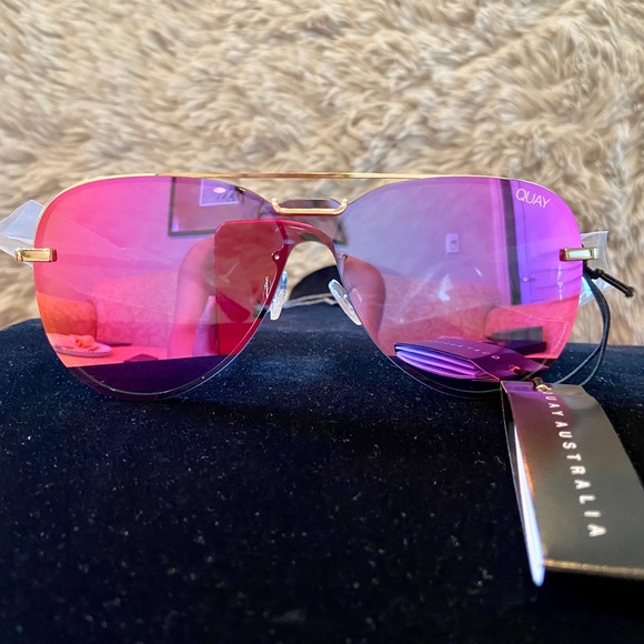 Quay Australia Accessories - Quay “Notorious” Gold/Pink  - Sold Out on QuY